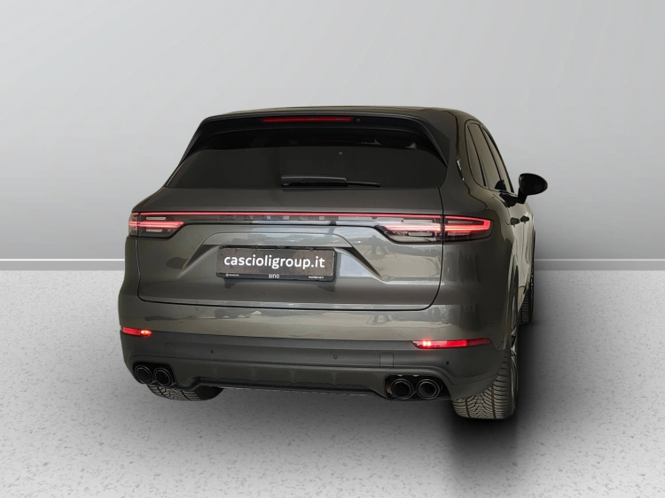 6 - Porsche Cayenne Cayenne 3.0 tiptronic