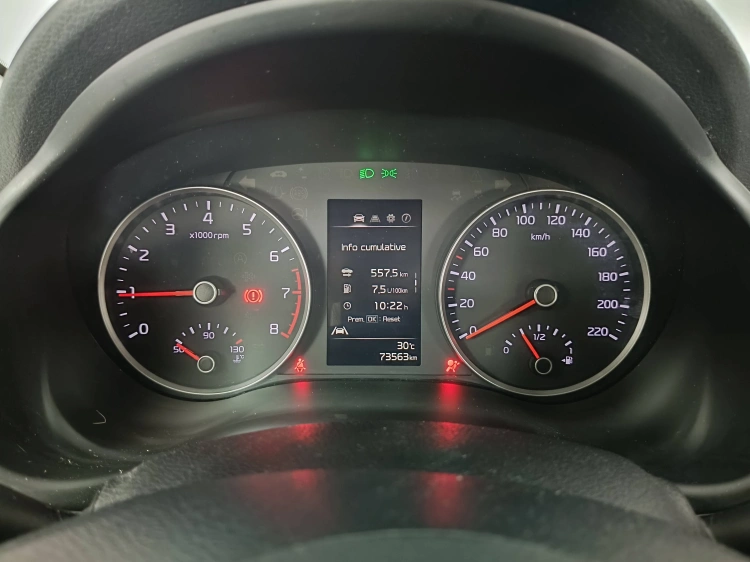 12 - Kia Stonic Stonic 1.2 dpi Urban Techno&Design Pack 84cv