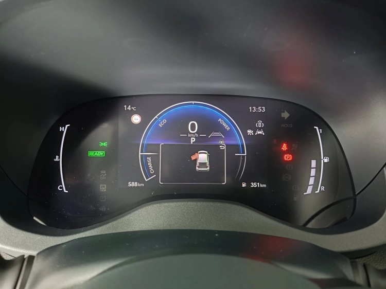 12 - Toyota Yaris Yaris 1.5h Trend