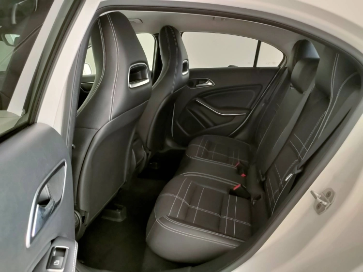 10 - Mercedes-Benz Classe A 180 d Sport Activity edition