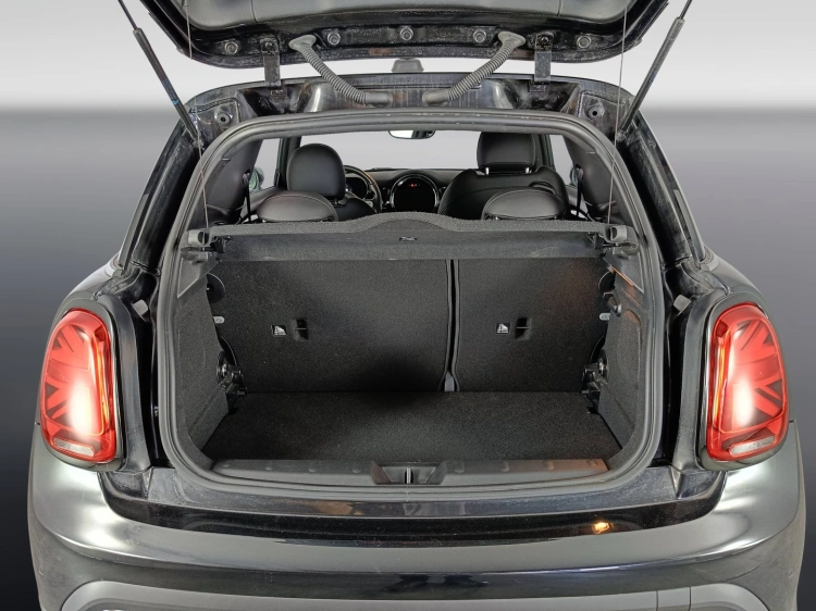 18 - MINI Cooper Mini 3p 1.5 Cooper Yours auto