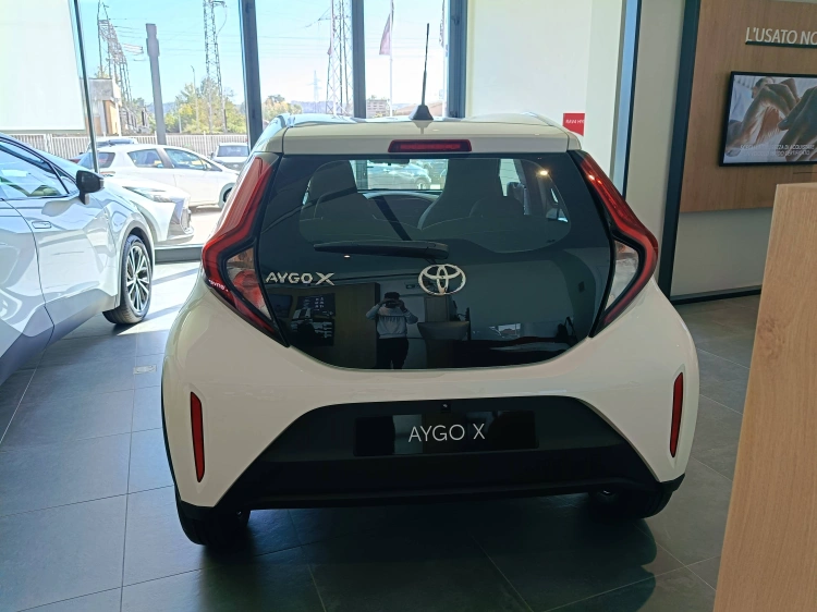 4 - Toyota Aygo X AYGO X 10B MT ACTIVE MY24