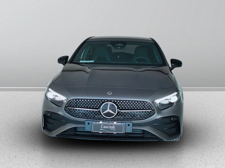 2 - Mercedes-Benz Classe A 200 d Automatic