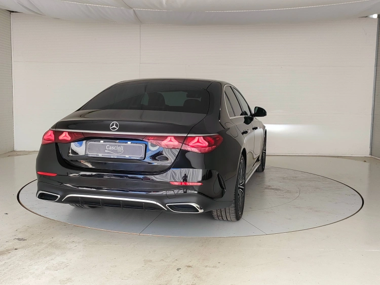 6 - Mercedes-Benz Classe E 220 d AMG Line Advanced Plus auto