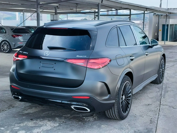 6 - Mercedes-Benz GLC 300 d 4MATIC