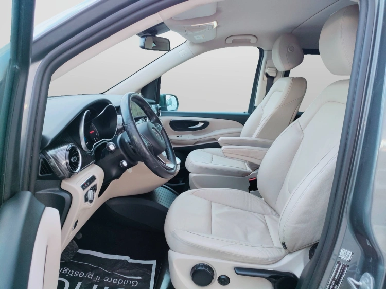 11 - Mercedes-Benz Classe V Long 250 d Premium 4matic auto