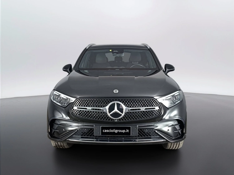 2 - Mercedes-Benz GLC 220 d AMG Premium Plus 4matic auto