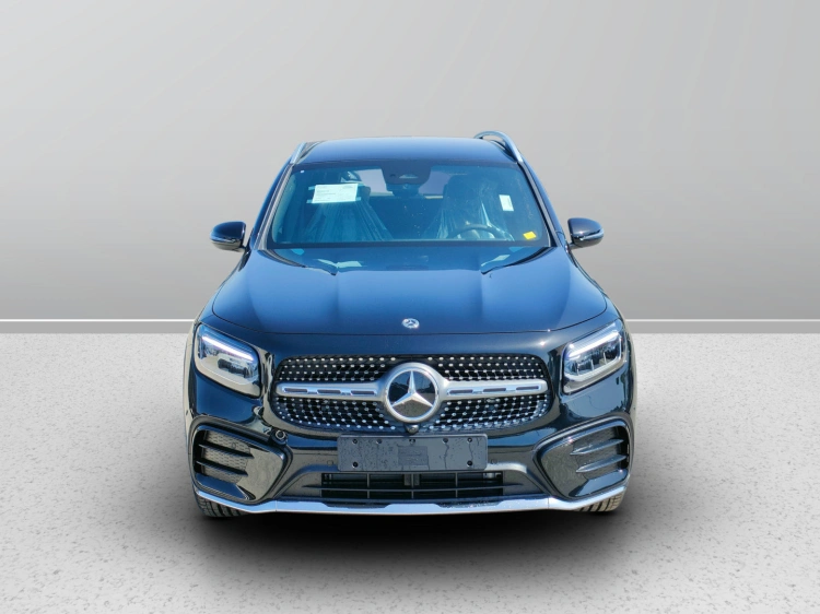 2 - Mercedes-Benz GLB 200 d Automatic 4MATIC
