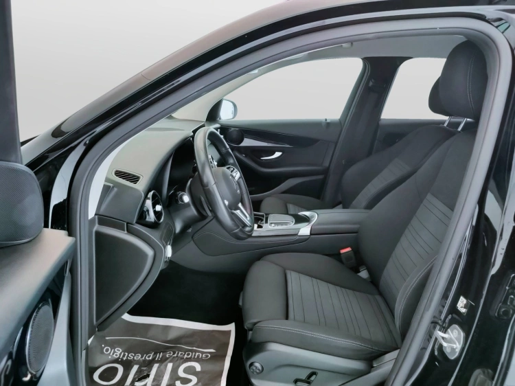16 - Mercedes-Benz GLC 220 d Sport 4matic auto