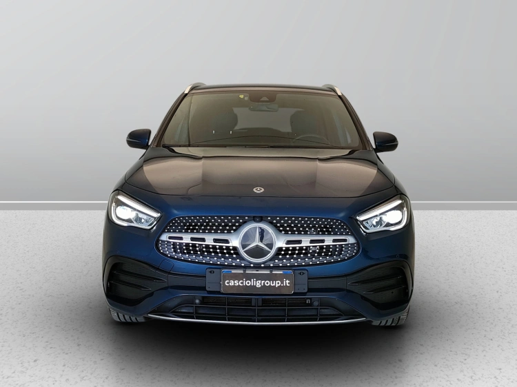 2 - Mercedes-Benz GLA 200 d Premium 4matic auto