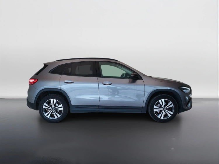 4 - Mercedes-Benz GLA 180 d Progressive Advanced Plus auto