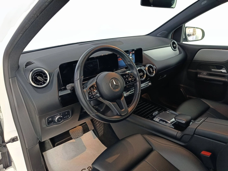 8 - Mercedes-Benz Classe B 180 d Executive auto
