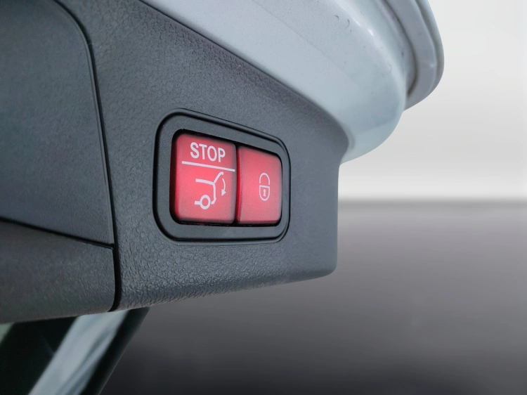 8 - Mercedes-Benz GLA 200 d Sport Plus auto