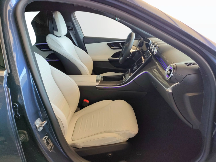13 - Mercedes-Benz Classe C 220 d 4MATIC