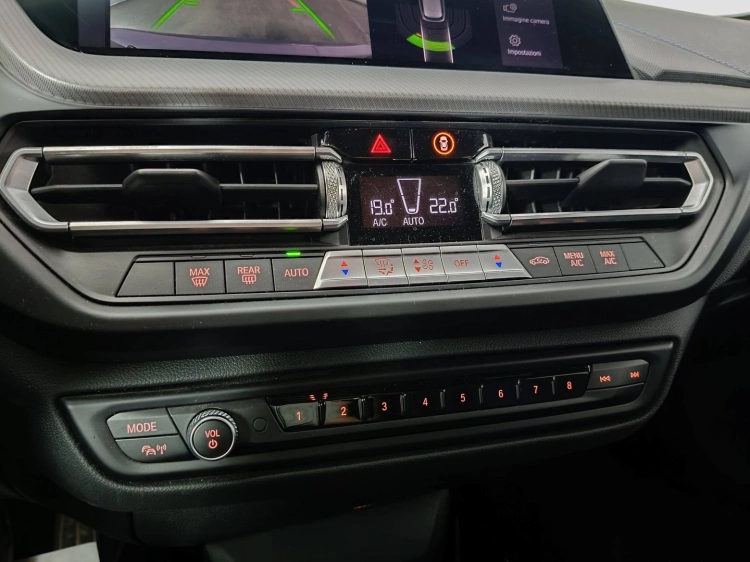 18 - BMW Serie 1 118d Msport auto
