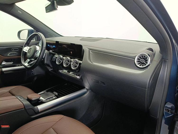10 - Mercedes-Benz GLA 200 d Premium auto