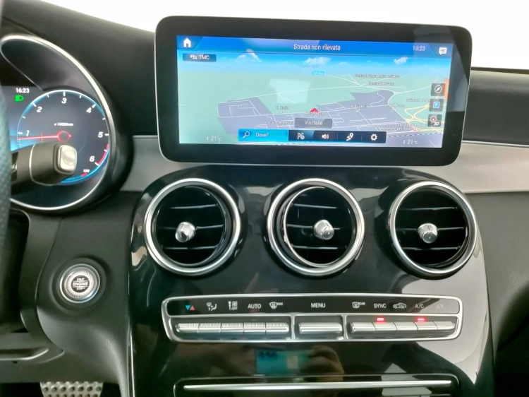 11 - Mercedes-Benz GLC 220 d Premium 4matic auto