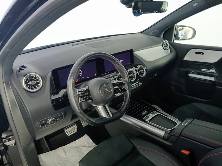 8 - Mercedes-Benz Classe B 180 d AMG Line Premium auto