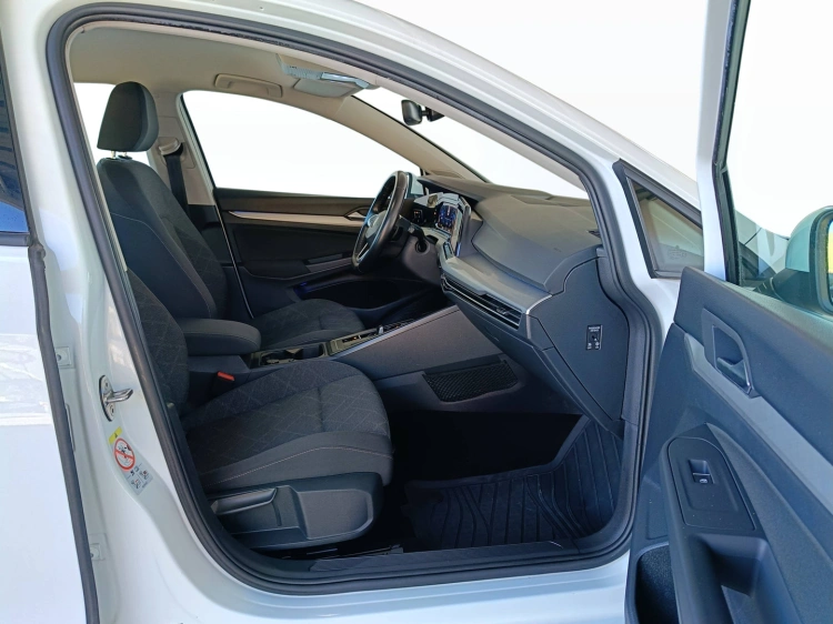 11 - Volkswagen Golf Golf 1.5 tgi Life 130cv dsg