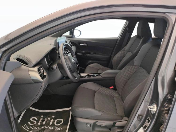 14 - Toyota C-HR C-HR 1.8h Trend e-cvt
