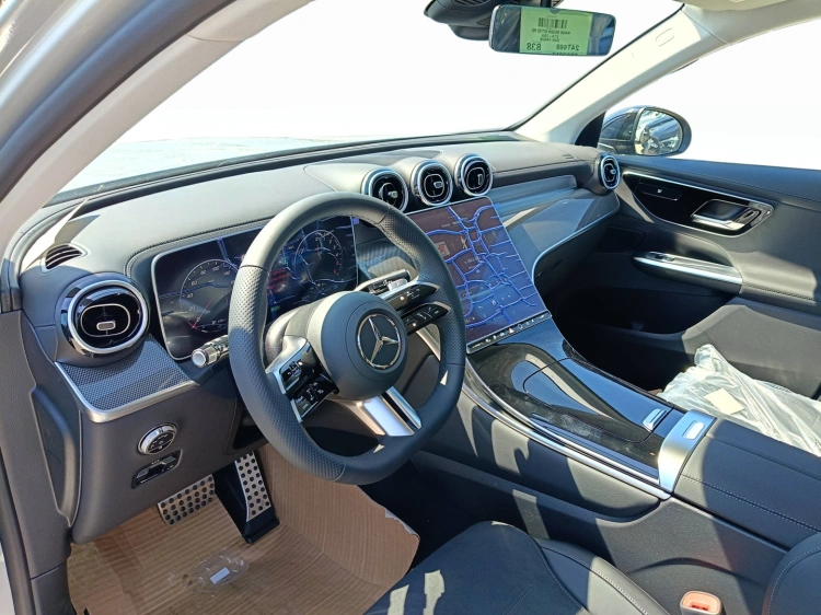 7 - Mercedes-Benz GLC 300 de 4MATIC