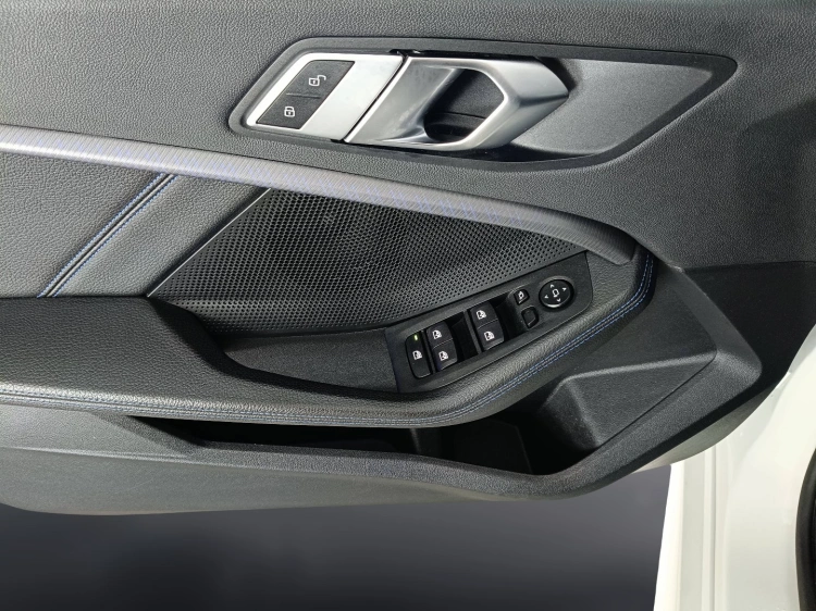 18 - BMW Serie 1 118d Msport auto