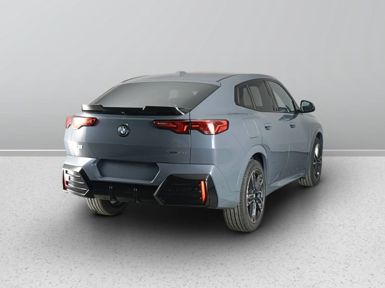 4 - BMW X2 BMW X2 sDrive18d