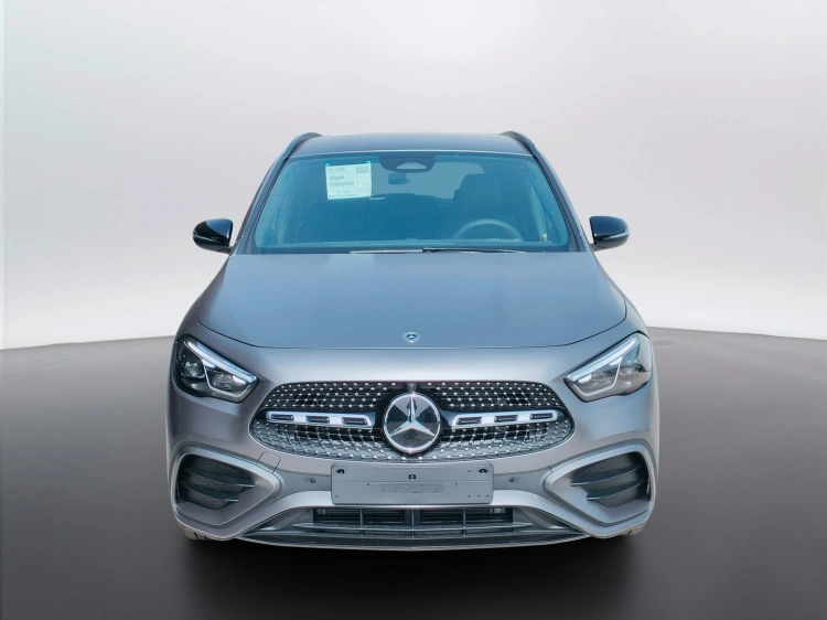 2 - Mercedes-Benz GLA 200 d automatic