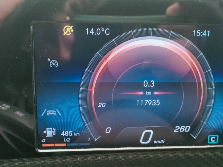 15 - Mercedes-Benz Classe A 180 d Business auto