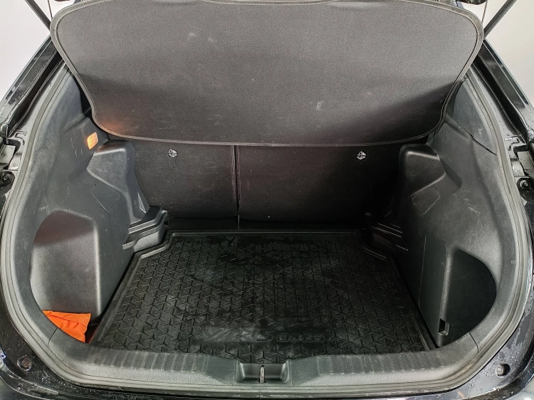 14 - Toyota Yaris Cross ANNO 2024 YARIS CROSS LOUNGE