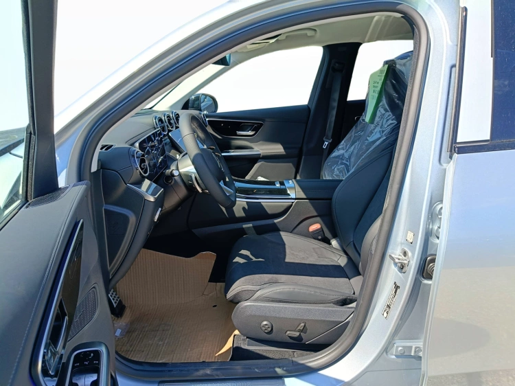 8 - Mercedes-Benz GLC 300 de 4MATIC