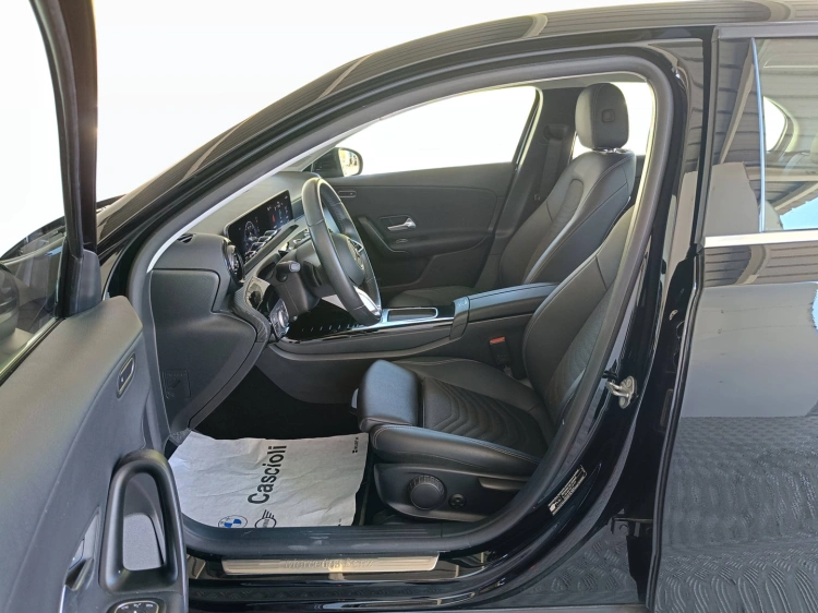 8 - Mercedes-Benz Classe A 180 d Advanced auto