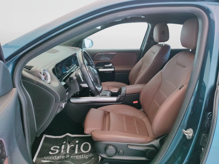 18 - Mercedes-Benz GLA 200 d Premium 4matic auto