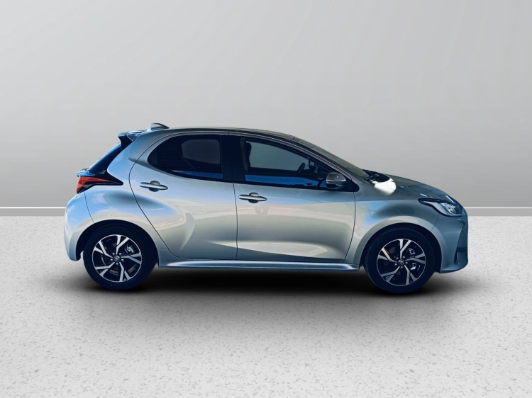 7 - Toyota Yaris Yaris 1.5h Trend