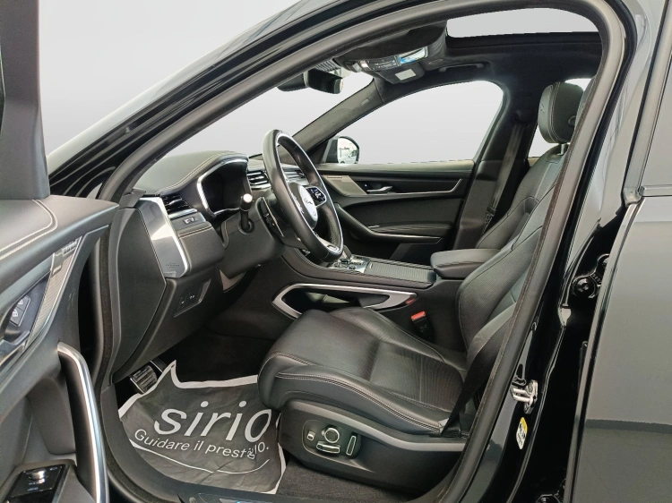 8 - Jaguar F F-Pace 2.0d i4 mhev R-Dynamic HSE awd 204cv auto