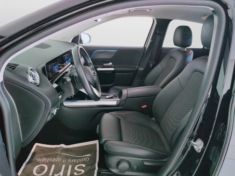 16 - Mercedes-Benz GLA 200 d Progressive Advanced Plus auto