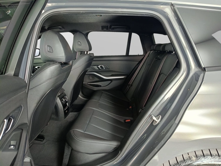 9 - BMW Serie 3 320d Touring mhev 48V xdrive MSport Pro auto