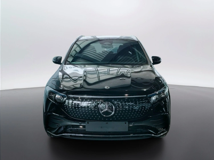 2 - Mercedes-Benz EQA 300 4MATIC