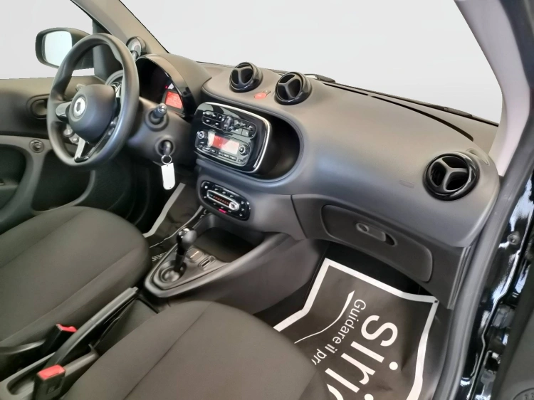 12 - smart fortwo Fortwo eq Pure 4,6kW