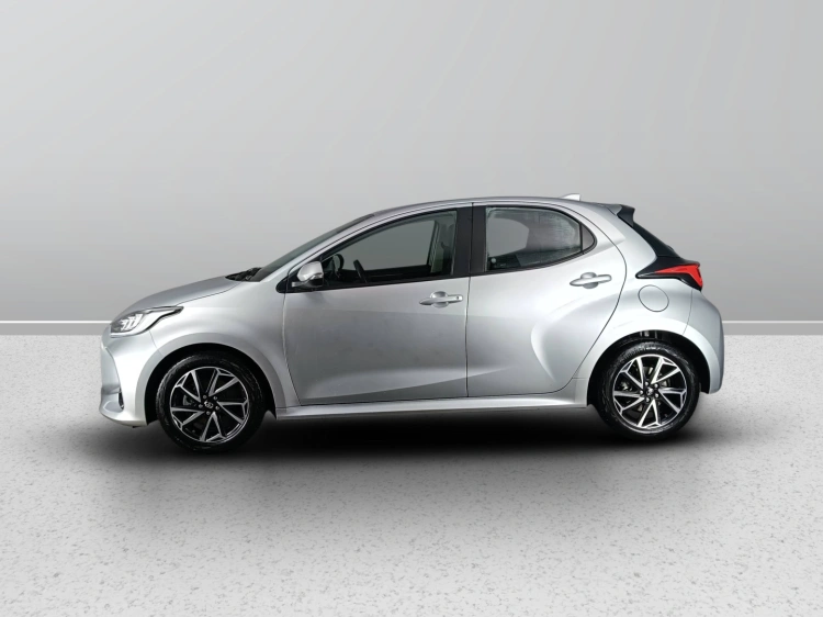 6 - Toyota Yaris TOYOTA Yaris 1.5 Hybrid 5 porte Trend