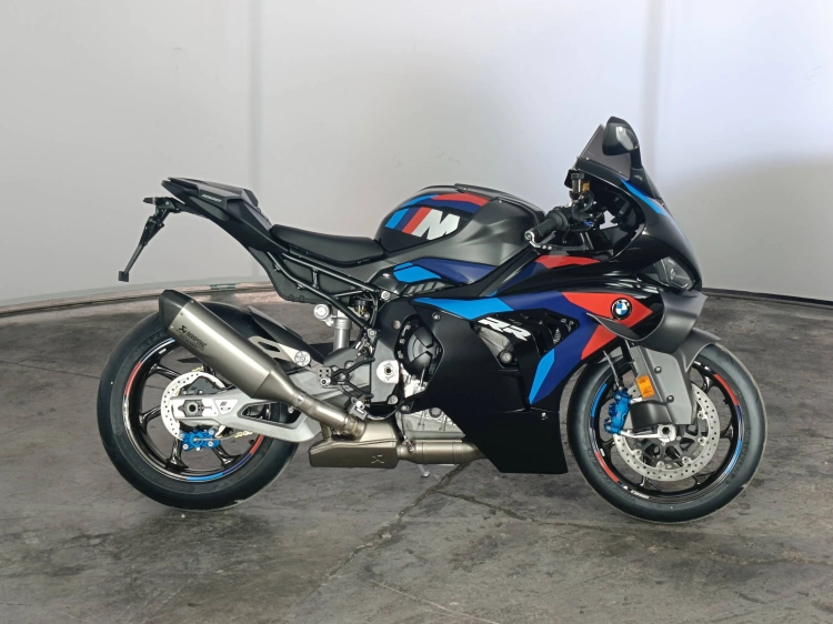 2 - BMW Motorrad RR M 1000 RR
