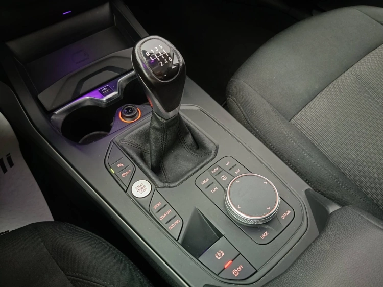 16 - BMW Serie 1 118d 5 Porte