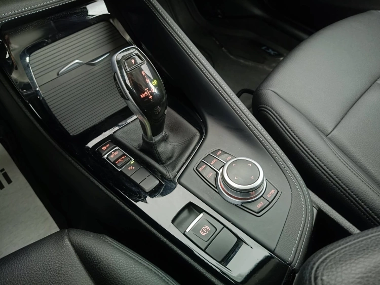 16 - BMW X1 X1 sdrive18d xLine Plus auto