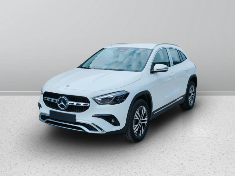 1 - Mercedes-Benz GLA 200 d automatic