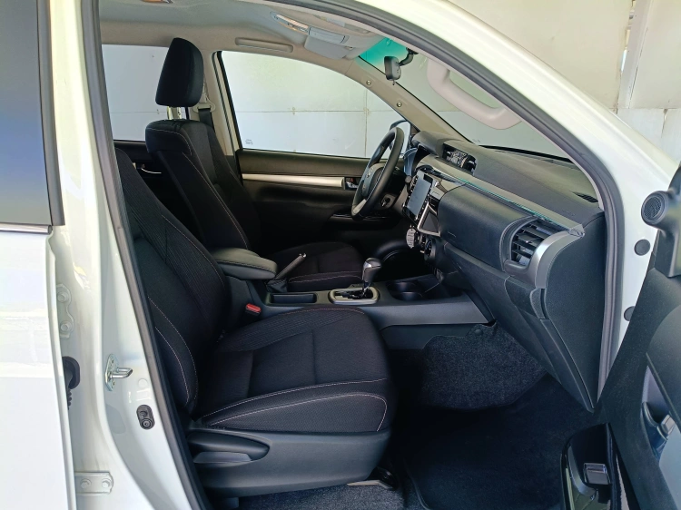 12 - Toyota Hilux Hilux 2.4 d-4d extra cab Comfort 4wd