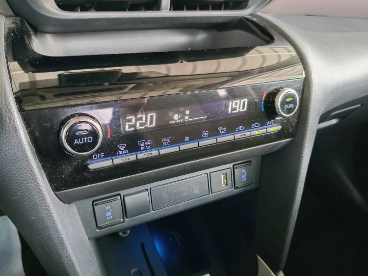 16 - Toyota Yaris Cross Yaris Cross 1.5h Lounge fwd 116cv e-cvt