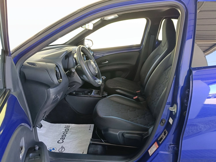 8 - Toyota Aygo X Aygo X 1.0 Lounge 72cv