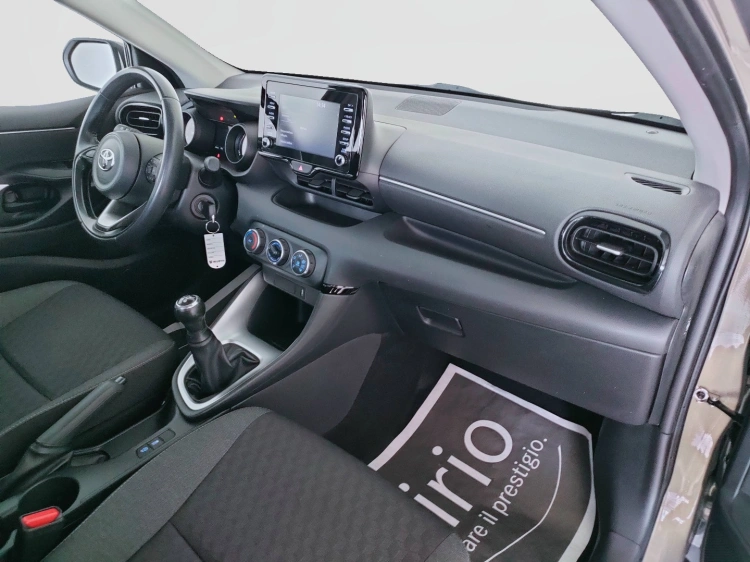 13 - Toyota Yaris Yaris 1.0 Trend