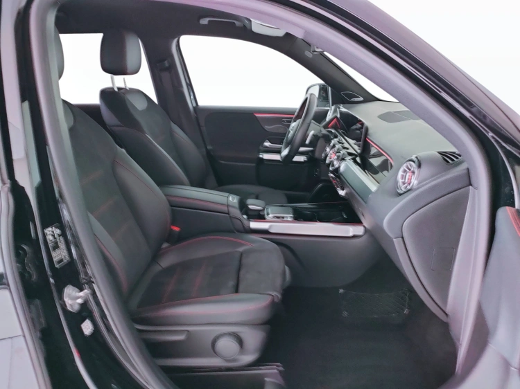 9 - Mercedes-Benz GLB 200 d Premium 4matic auto