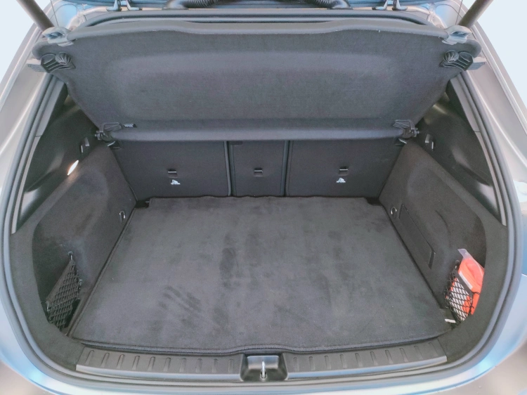 5 - Mercedes-Benz GLA 200 d Premium auto